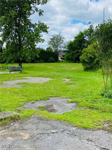 3905 Dobbins Road, Poland, OH 44514