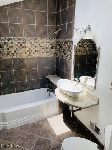 3905 Dobbins Road, Poland, OH 44514