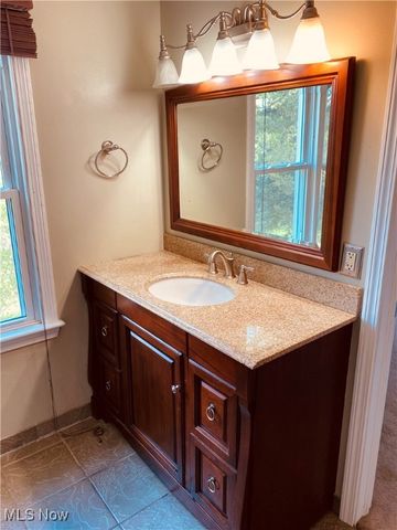 3905 Dobbins Road, Poland, OH 44514