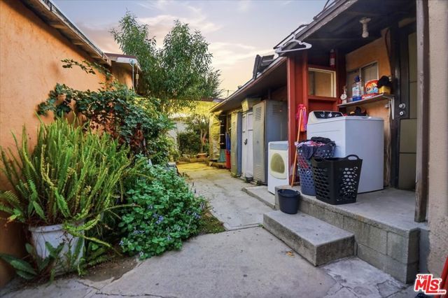 214 N Alma Avenue, Los Angeles, CA 90063