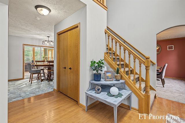 8954 Lady Lauren Drive, Rockford, MI 49341