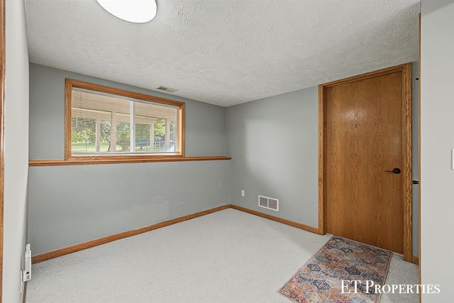 8954 Lady Lauren Drive, Rockford, MI 49341