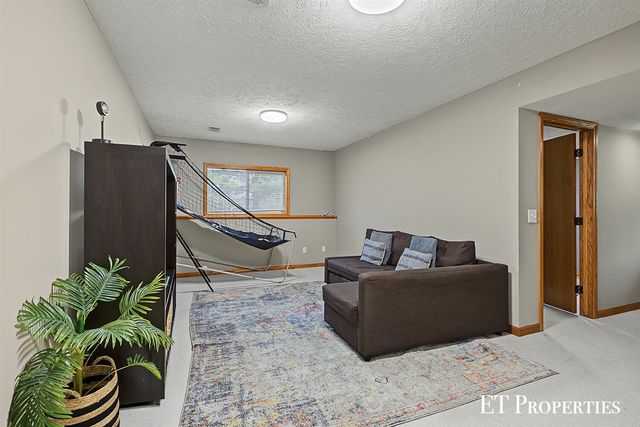 8954 Lady Lauren Drive, Rockford, MI 49341