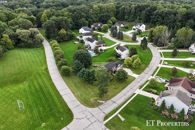 8954 Lady Lauren Drive, Rockford, MI 49341