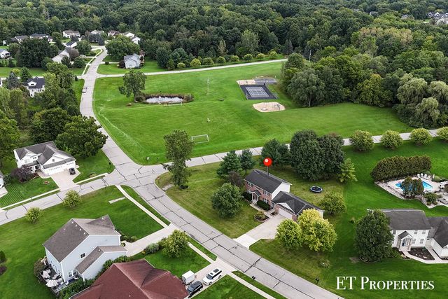 8954 Lady Lauren Drive, Rockford, MI 49341