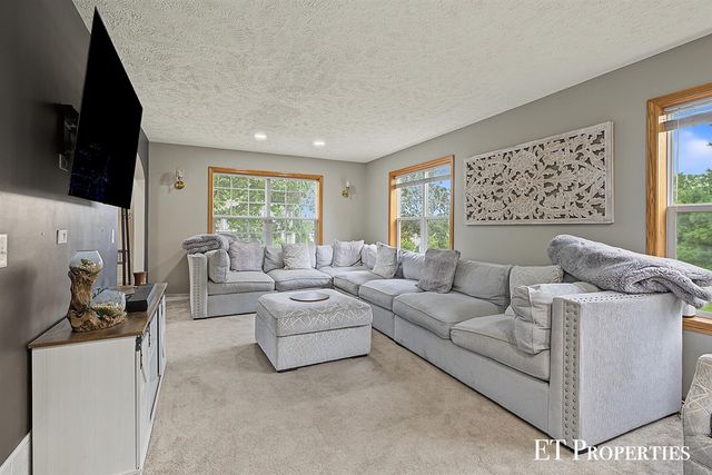 8954 Lady Lauren Drive, Rockford, MI 49341