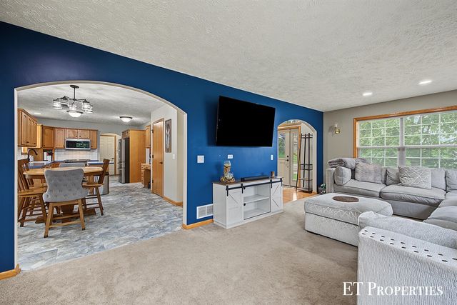 8954 Lady Lauren Drive, Rockford, MI 49341