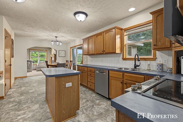 8954 Lady Lauren Drive, Rockford, MI 49341