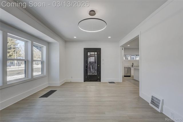 3110 N Main Street, Royal Oak, MI 48073