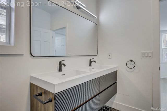 3110 N Main Street, Royal Oak, MI 48073