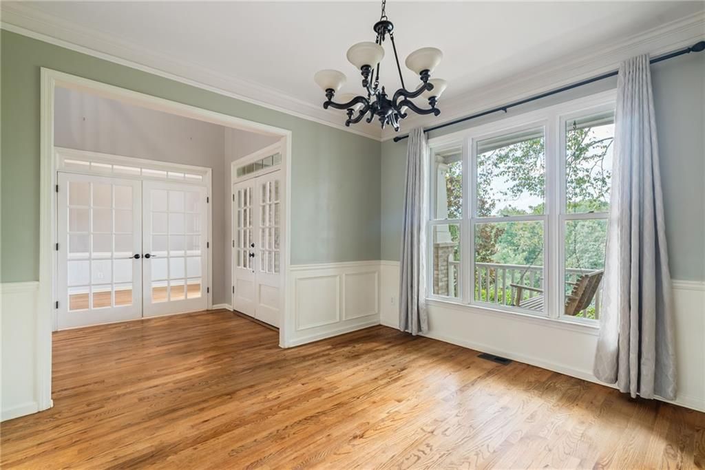 Image 4 of property listing at 3875 Sweetwater Drive, Cumming, GA 30041