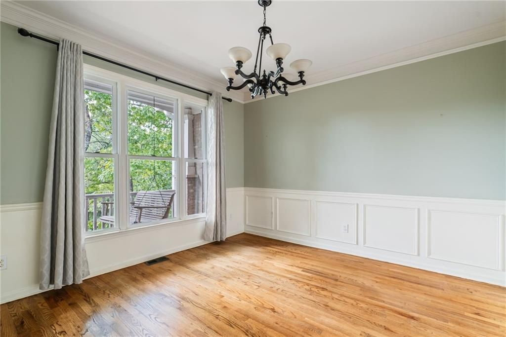 Image 5 of property listing at 3875 Sweetwater Drive, Cumming, GA 30041