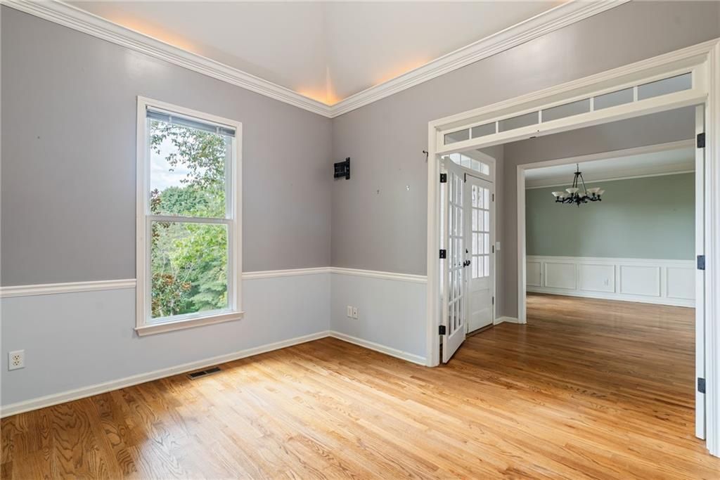 Image 7 of property listing at 3875 Sweetwater Drive, Cumming, GA 30041