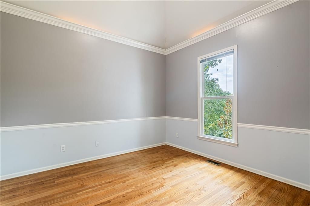 Image 8 of property listing at 3875 Sweetwater Drive, Cumming, GA 30041