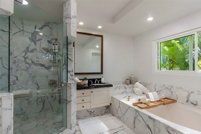 235 Portlock Road, Honolulu, HI 96825