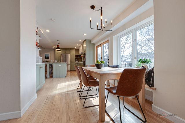 613 E Golf Road, Libertyville, IL 60048