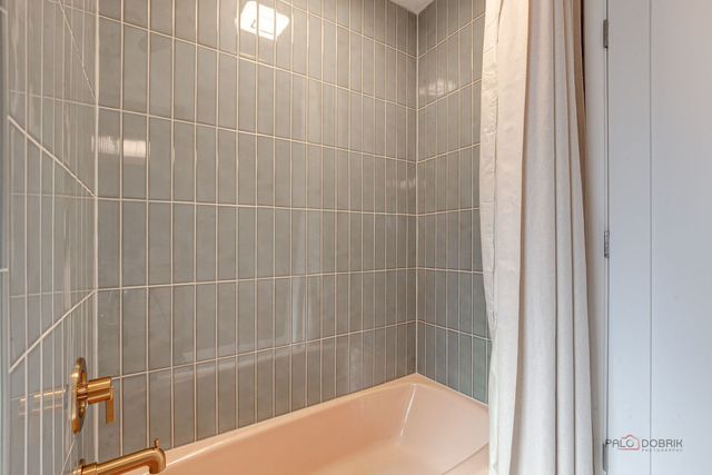 613 E Golf Road, Libertyville, IL 60048