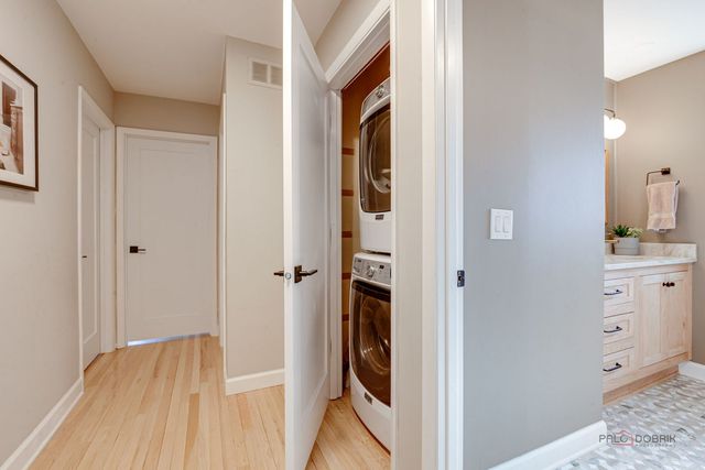 613 E Golf Road, Libertyville, IL 60048