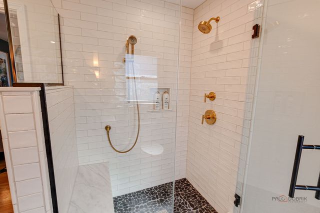 613 E Golf Road, Libertyville, IL 60048