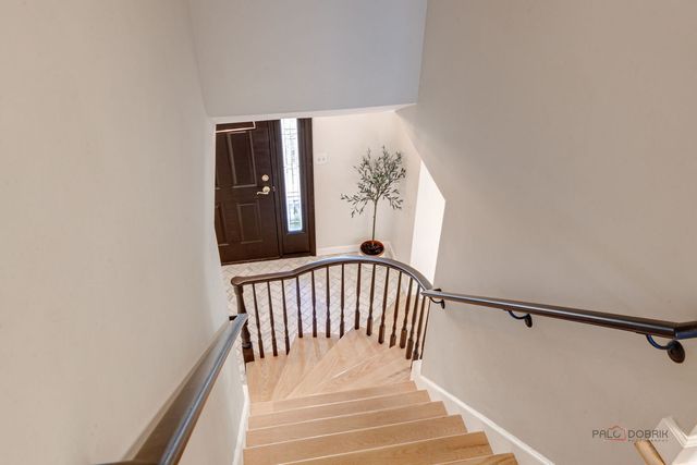 613 E Golf Road, Libertyville, IL 60048