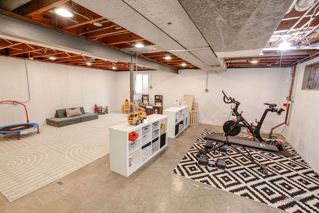 613 E Golf Road, Libertyville, IL 60048