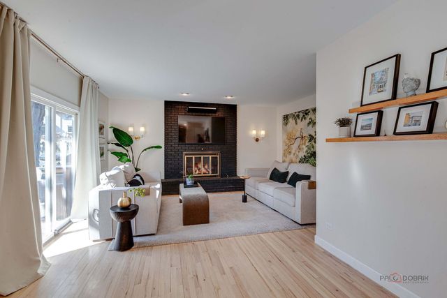 613 E Golf Road, Libertyville, IL 60048