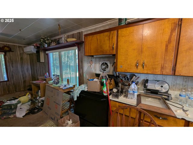 52991 STRINGTOWN Rd, Myrtle Point, OR 97458