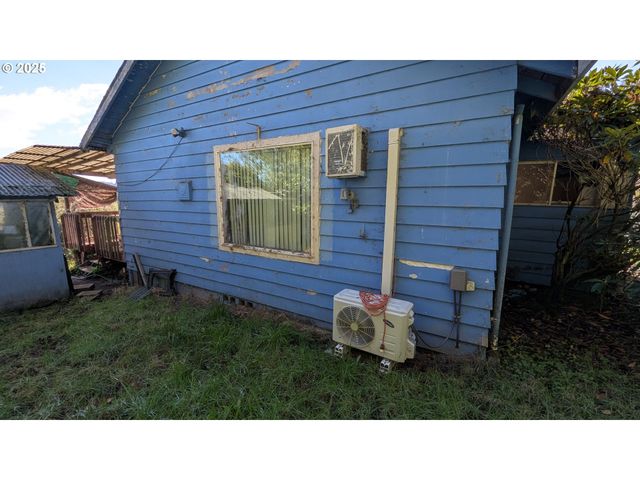 52991 STRINGTOWN Rd, Myrtle Point, OR 97458