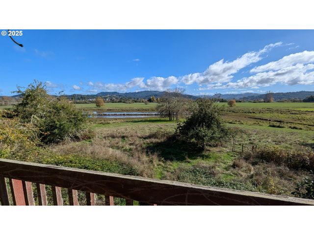 52991 STRINGTOWN Rd, Myrtle Point, OR 97458