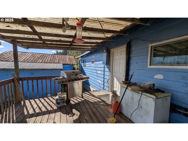 52991 STRINGTOWN Rd, Myrtle Point, OR 97458