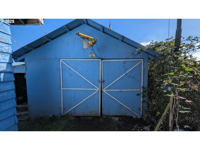 52991 STRINGTOWN Rd, Myrtle Point, OR 97458