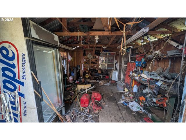 52991 STRINGTOWN Rd, Myrtle Point, OR 97458