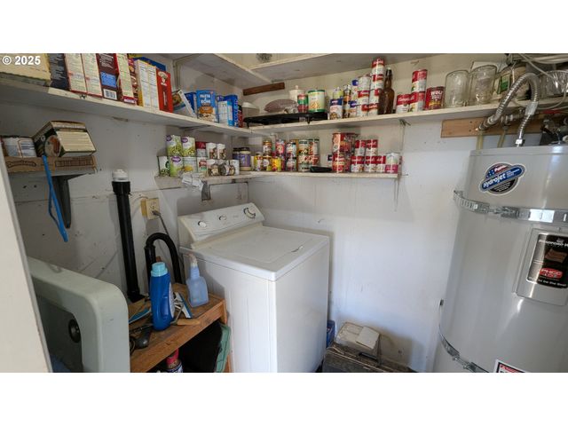 52991 STRINGTOWN Rd, Myrtle Point, OR 97458