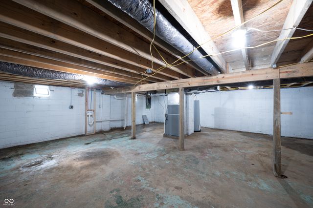 1500 W 11th Street, Anderson, IN 46016