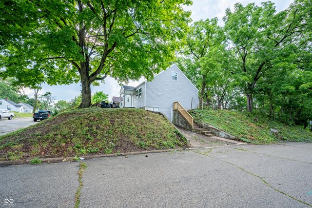 1500 W 11th Street, Anderson, IN 46016