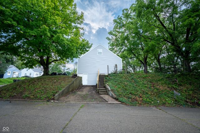 1500 W 11th Street, Anderson, IN 46016