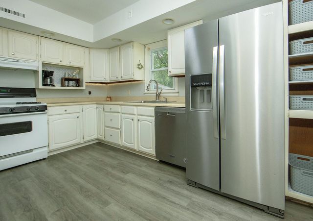 523 Archer Avenue, Waterloo, IA 50703