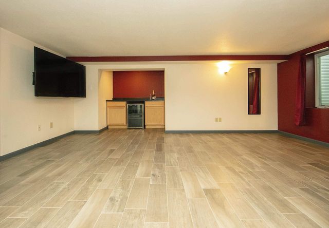 523 Archer Avenue, Waterloo, IA 50703