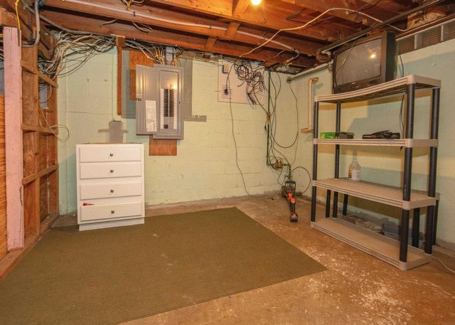 523 Archer Avenue, Waterloo, IA 50703
