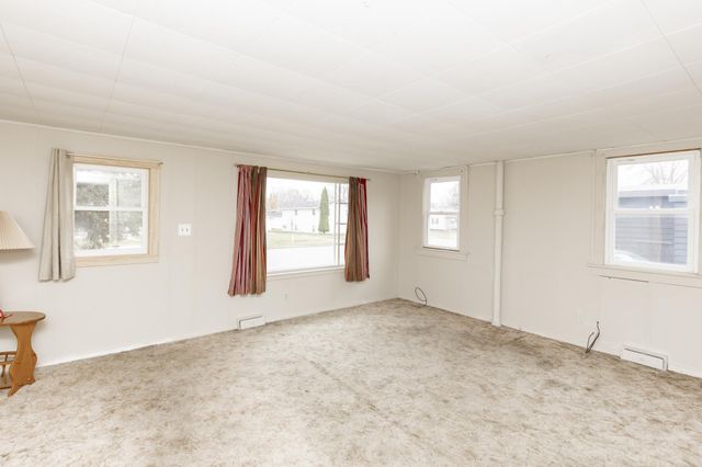 723 13th Street N, Moorhead, MN 56560