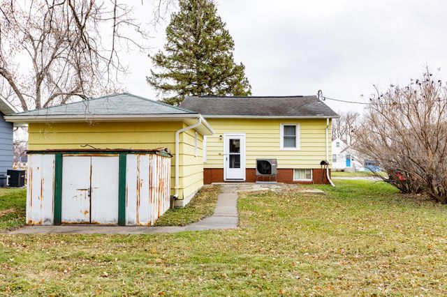 723 13th Street N, Moorhead, MN 56560