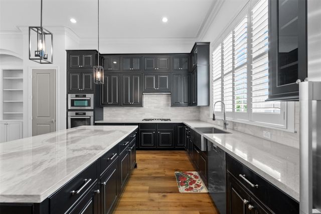 1156 Mosaico Lane, Houston, TX 77055