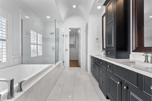 1156 Mosaico Lane, Houston, TX 77055