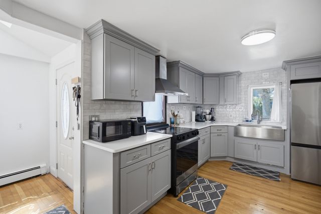 76 Woodcliff Rd, Quincy, MA 02169