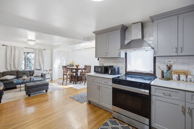 76 Woodcliff Rd, Quincy, MA 02169