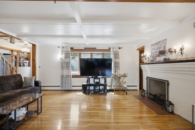 76 Woodcliff Rd, Quincy, MA 02169