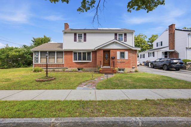 76 Woodcliff Rd, Quincy, MA 02169
