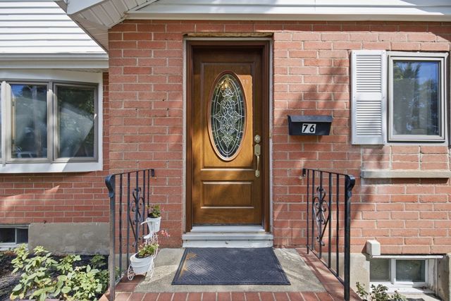 76 Woodcliff Rd, Quincy, MA 02169