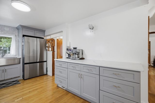76 Woodcliff Rd, Quincy, MA 02169