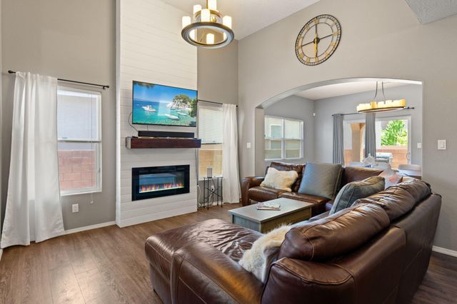 5612 ARBUS Drive, Albuquerque, NM 87106